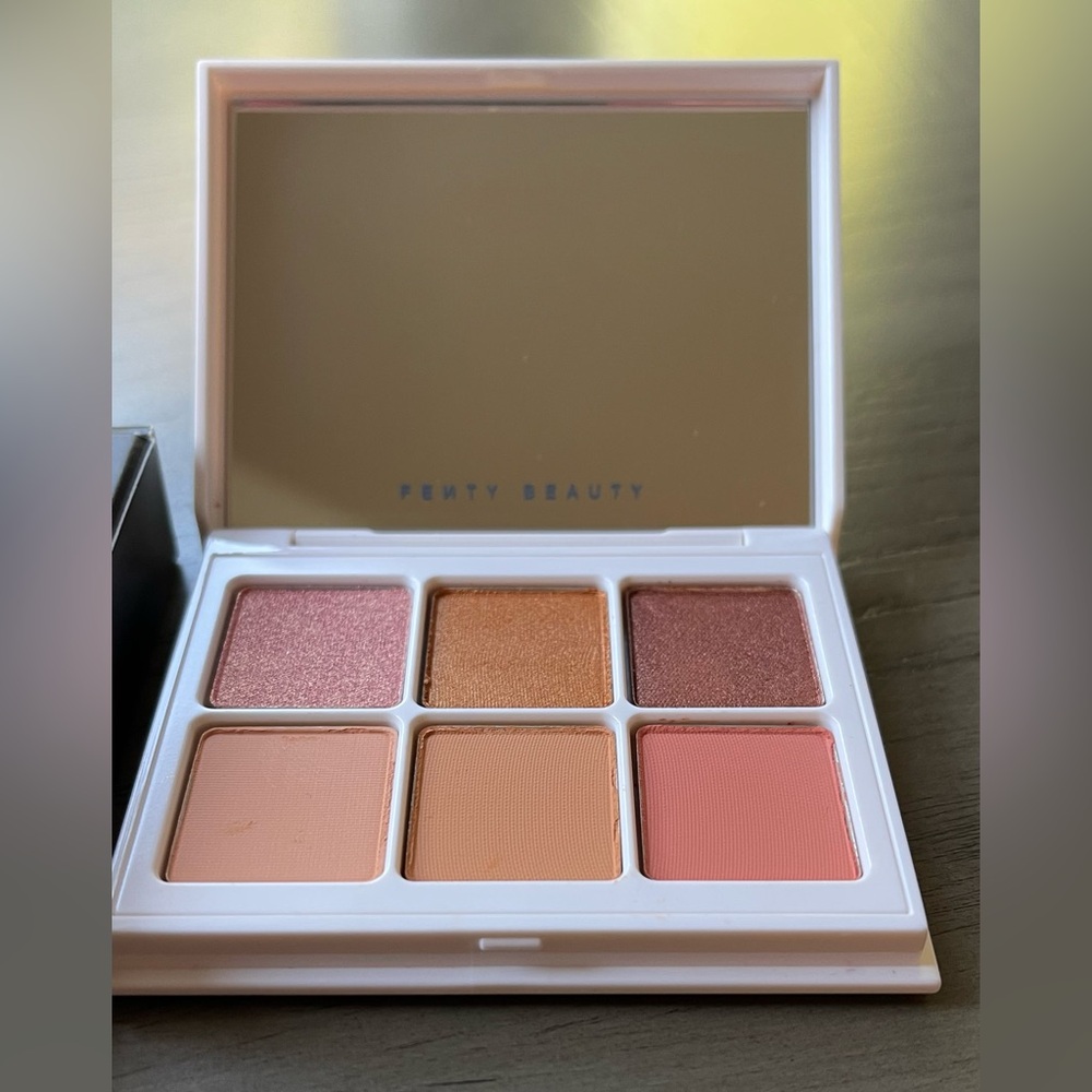 Fenty Beauty-Snap Shadows 5 Peach - warm peachy nudes